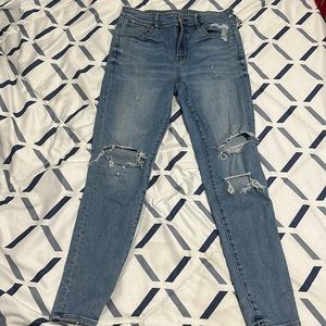 American Eagle Ripped Hi-Rise Jegging